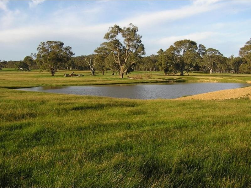 - Saw Pit Flat Road, Ararat VIC 3377