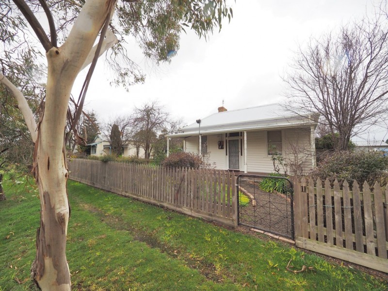 11 Warranooke St, Willaura VIC 3379