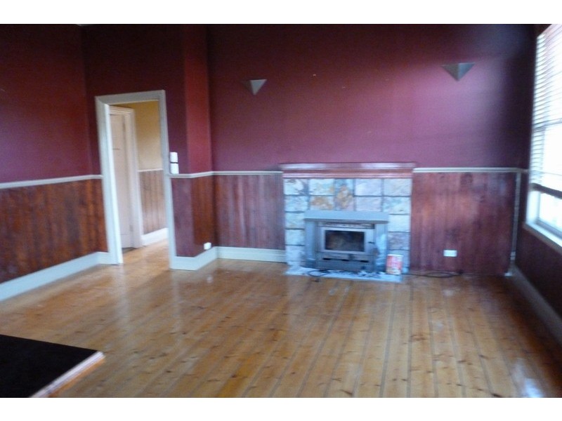 17 Elizabeth Street, Ararat VIC 3377