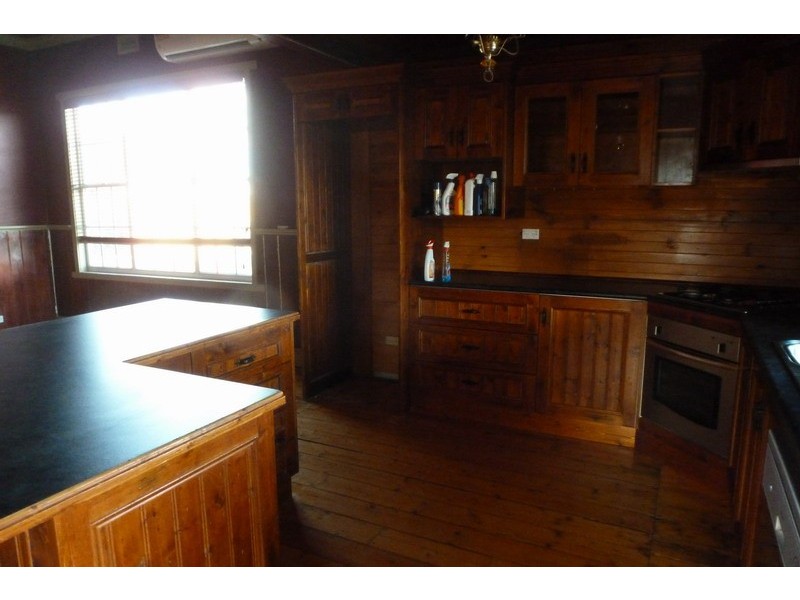 17 Elizabeth Street, Ararat VIC 3377