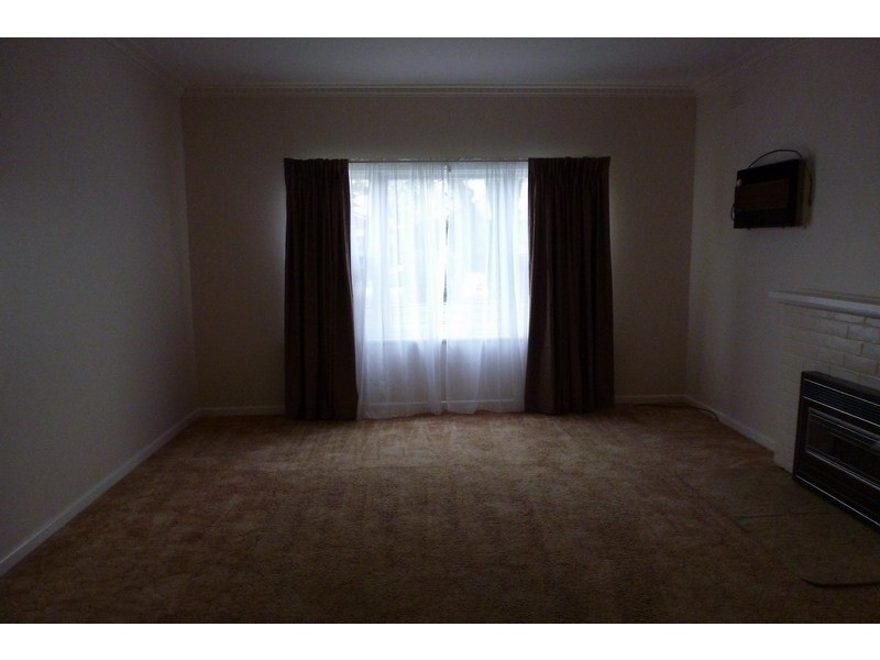 11 Queens Avenue, Ararat VIC 3377