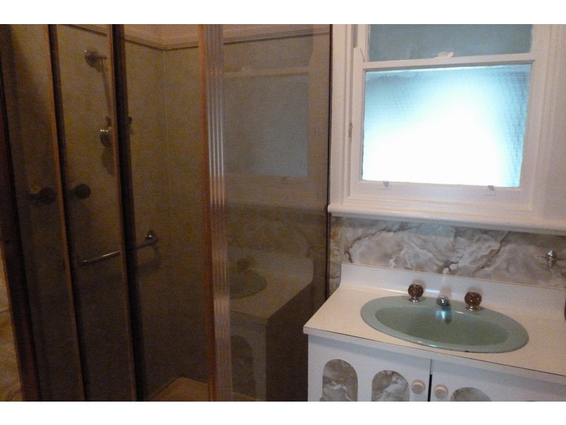 11 Queens Avenue, Ararat VIC 3377