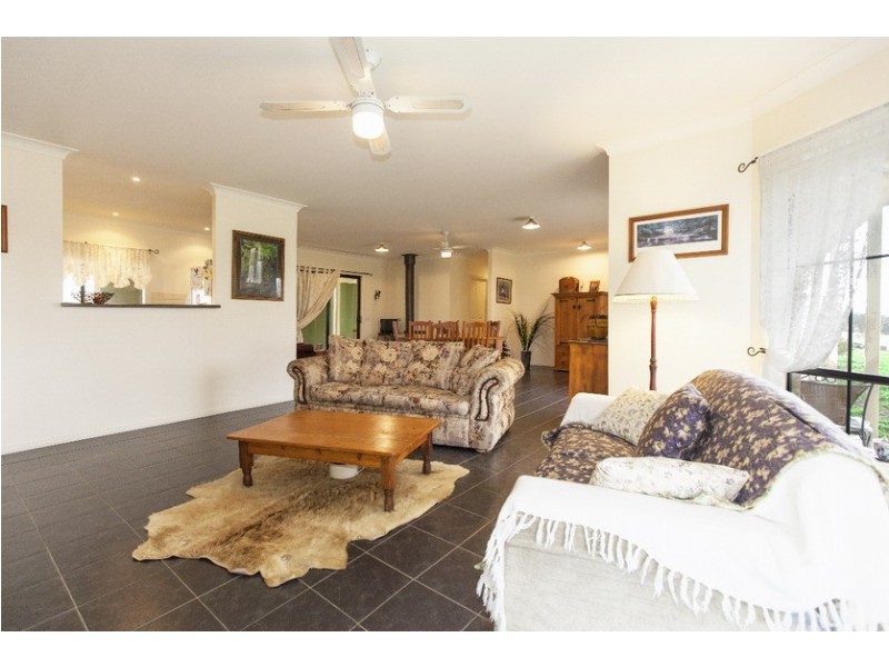 124 Petticoat Gully Road, Armstrong VIC 3377