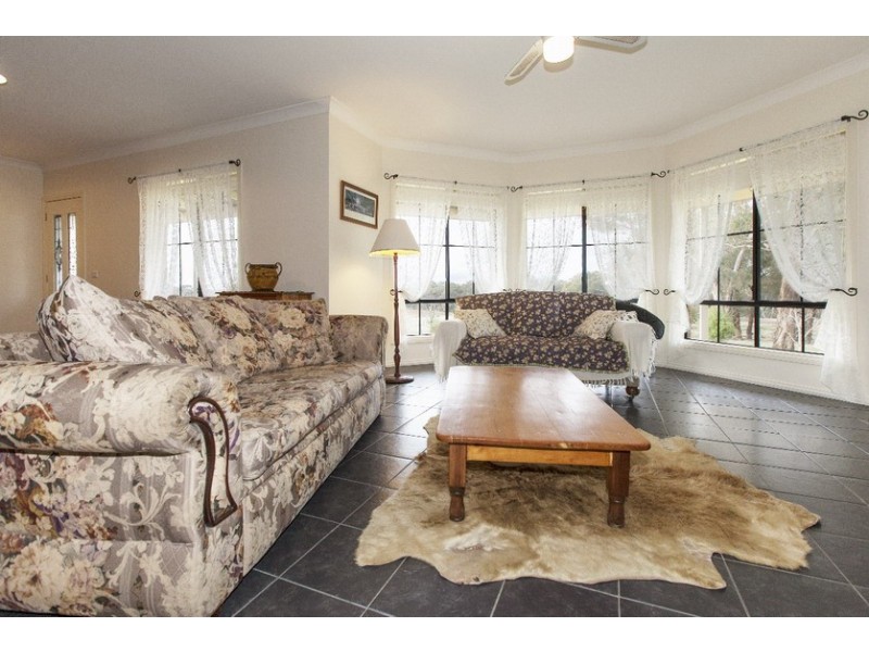 124 Petticoat Gully Road, Armstrong VIC 3377