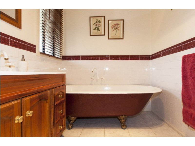 124 Petticoat Gully Road, Armstrong VIC 3377