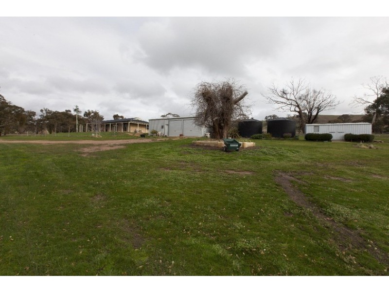 124 Petticoat Gully Road, Armstrong VIC 3377