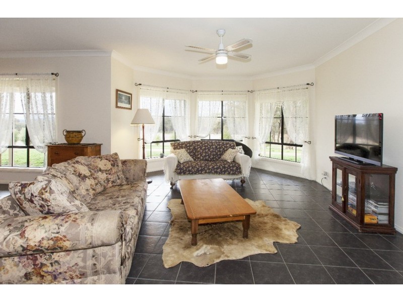 124 Petticoat Gully Road, Armstrong VIC 3377