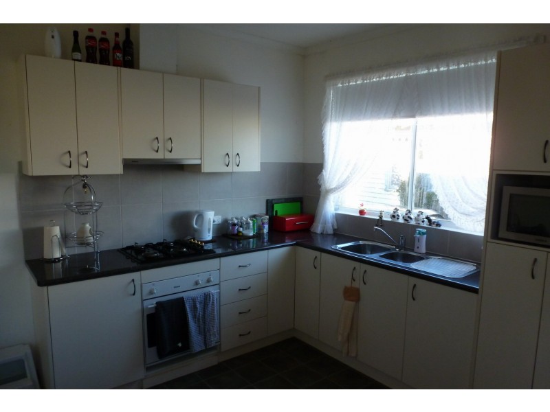 6 Churchill Avenue, Ararat VIC 3377