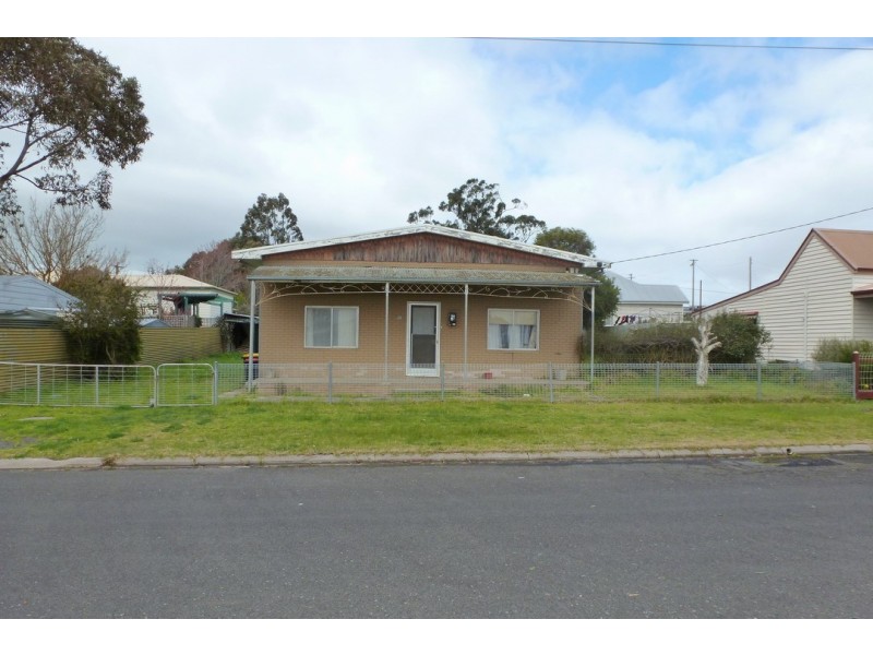 12 McLellan Street, Ararat VIC 3377