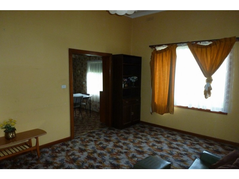 12 McLellan Street, Ararat VIC 3377