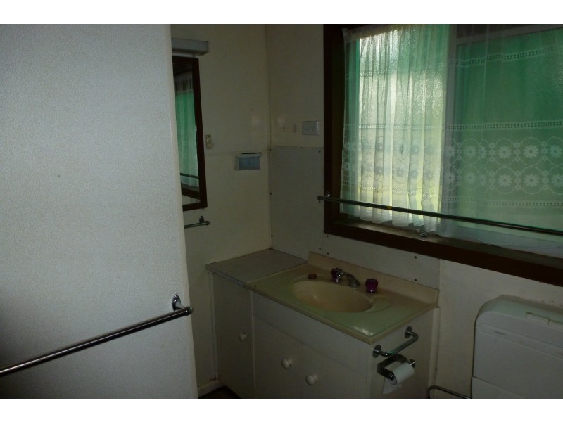 12 McLellan Street, Ararat VIC 3377