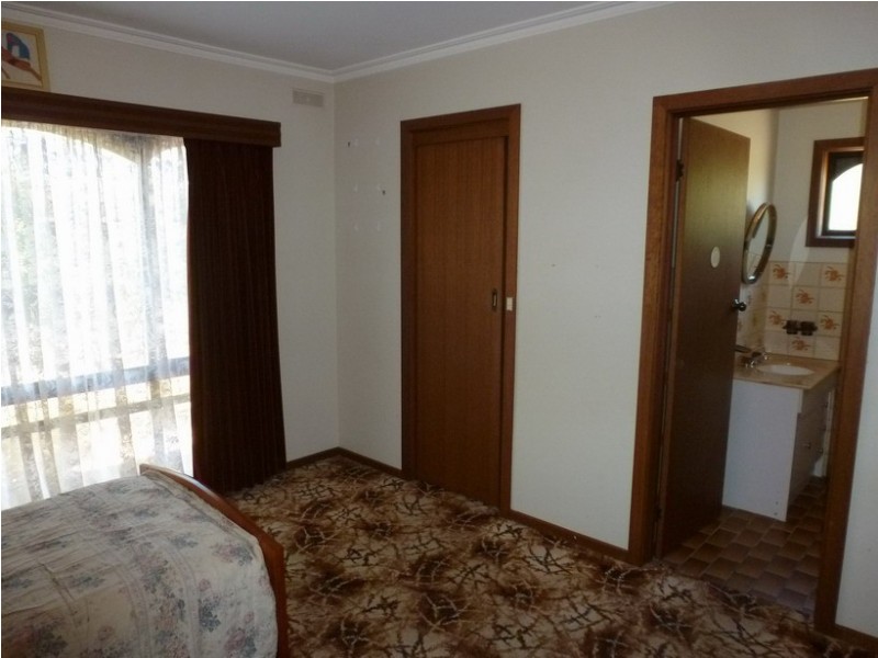 64 Tatyoon Road, Ararat VIC 3377