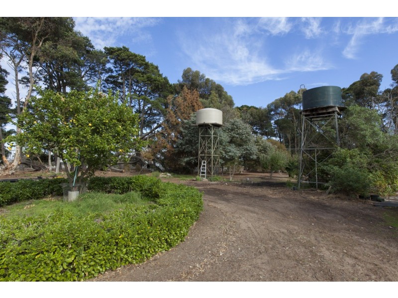 900 Helendoite Road, Tatyoon VIC 3378