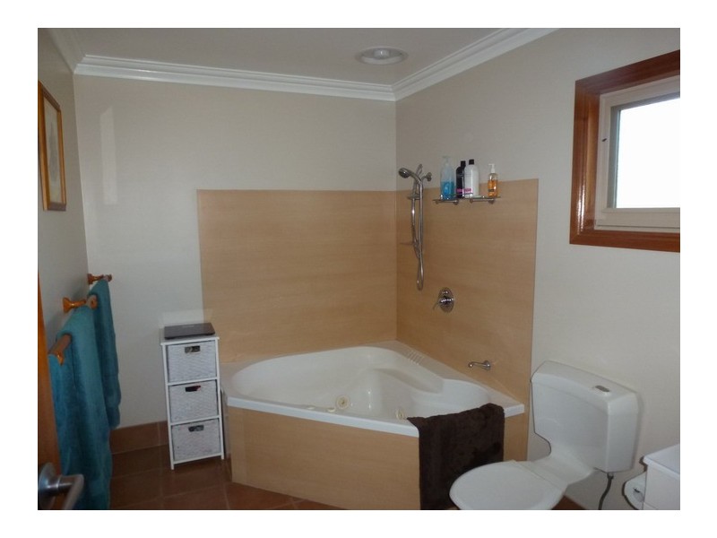 24 Truscott Street, Ararat VIC 3377