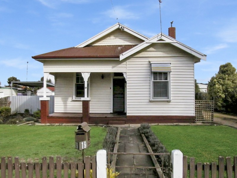 19 Blake Street, Ararat VIC 3377