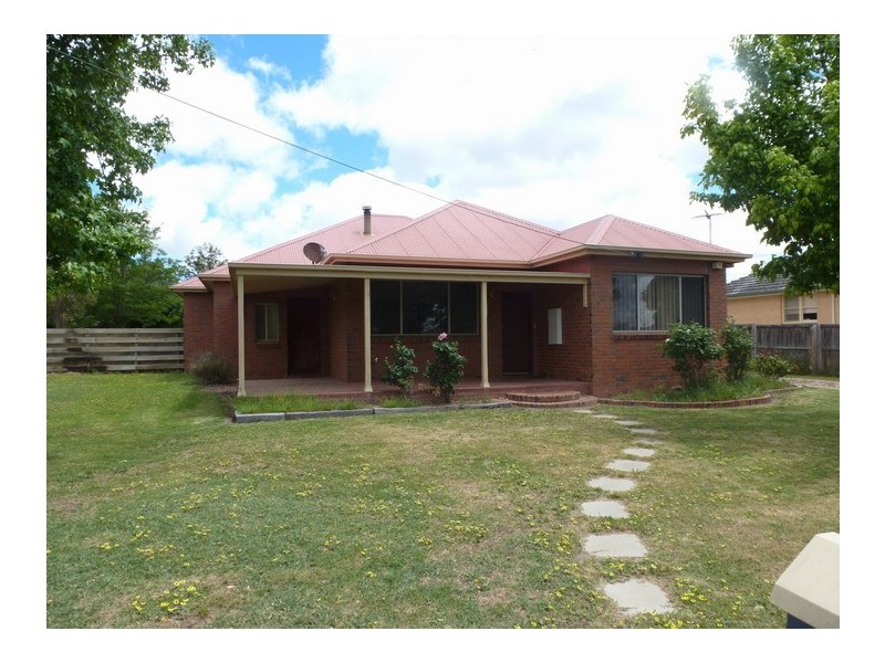 73 Banfield Street, Ararat VIC 3377