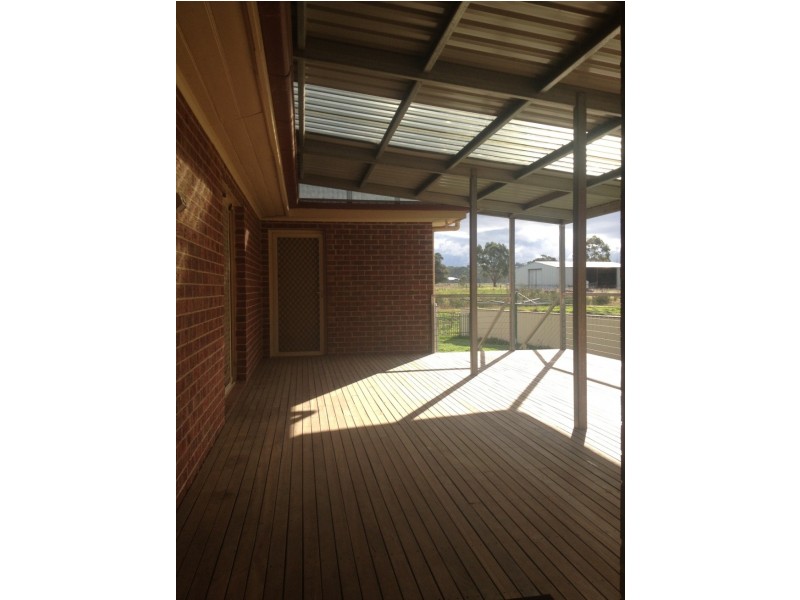 12 Hadland Street, Ararat VIC 3377