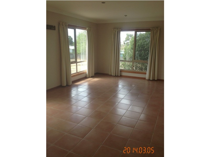 24 Truscott Street, Ararat VIC 3377