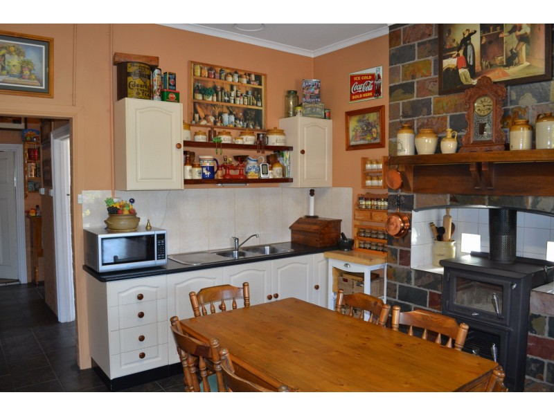 19 Forestry Rd, Landsborough VIC 3384