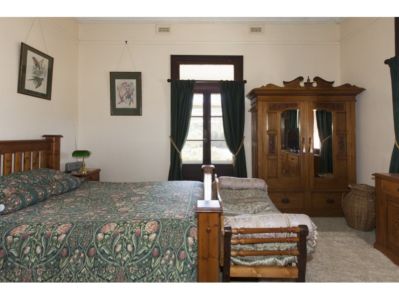 19 Forestry Rd, Landsborough VIC 3384