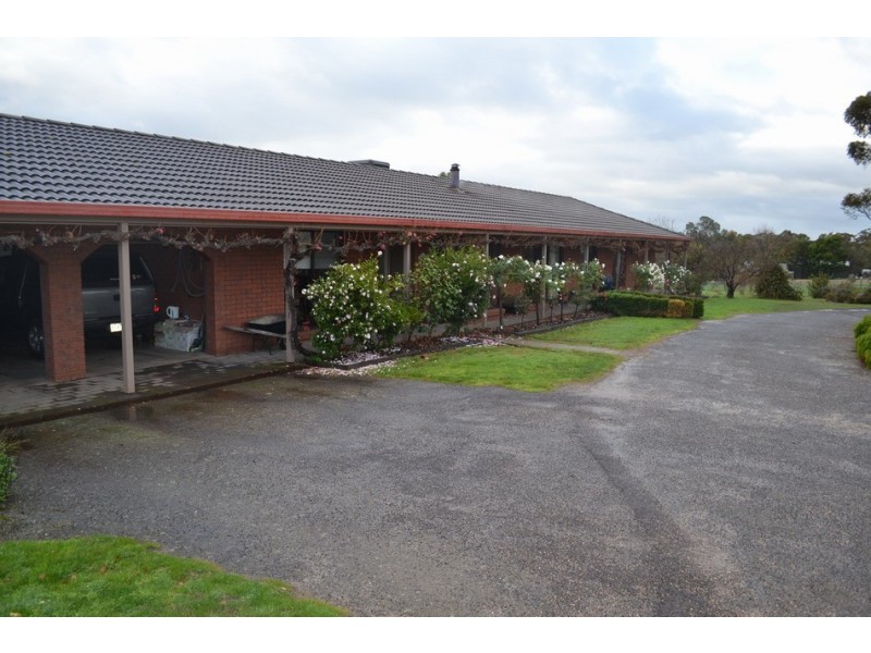 102 Picnic Road, Ararat VIC 3377