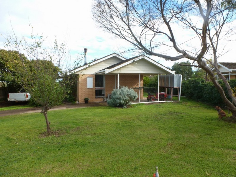 131 Montgomery Street, Lake Bolac VIC 3351