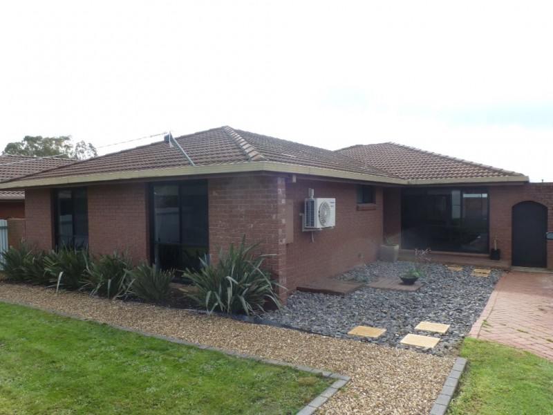 76 Banfield Street, Ararat VIC 3377