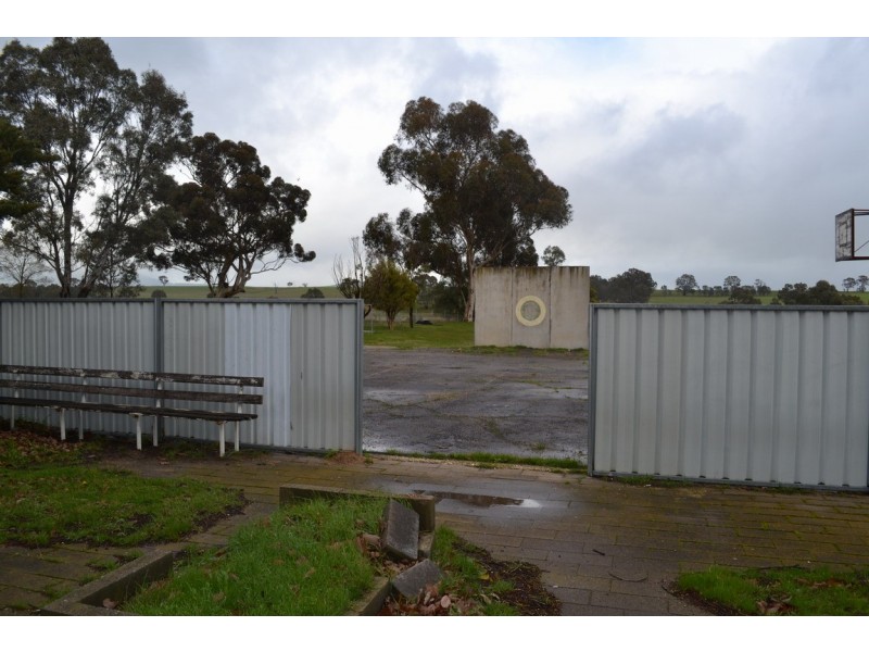 27 Clarke Street, Crowlands, Ararat VIC 3377