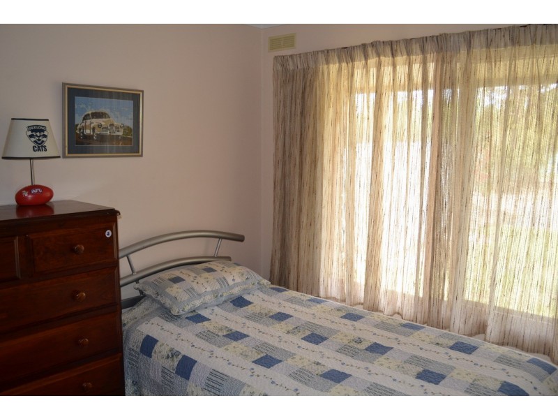 17 Golf Links Road, Ararat VIC 3377