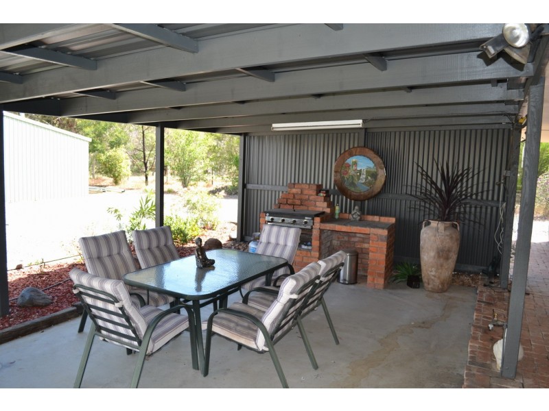 17 Golf Links Road, Ararat VIC 3377