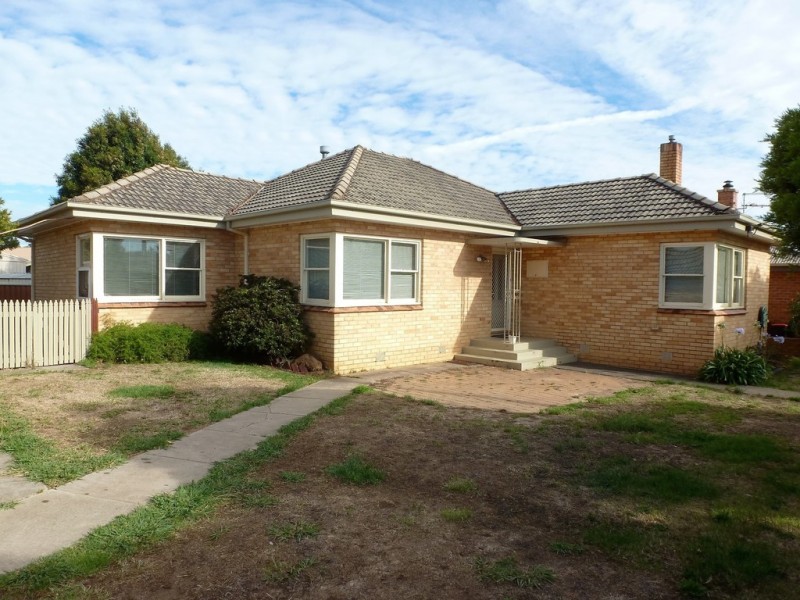 1 Queens Avenue, Ararat VIC 3377