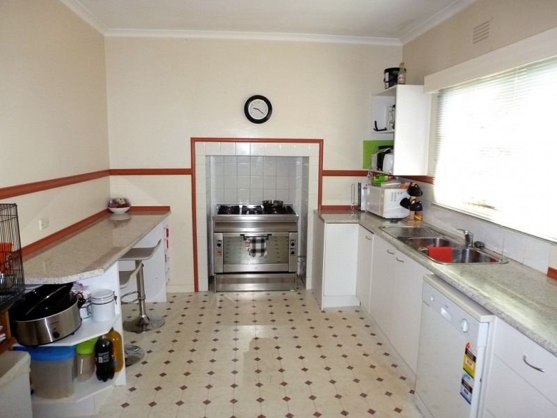 1 Queens Avenue, Ararat VIC 3377