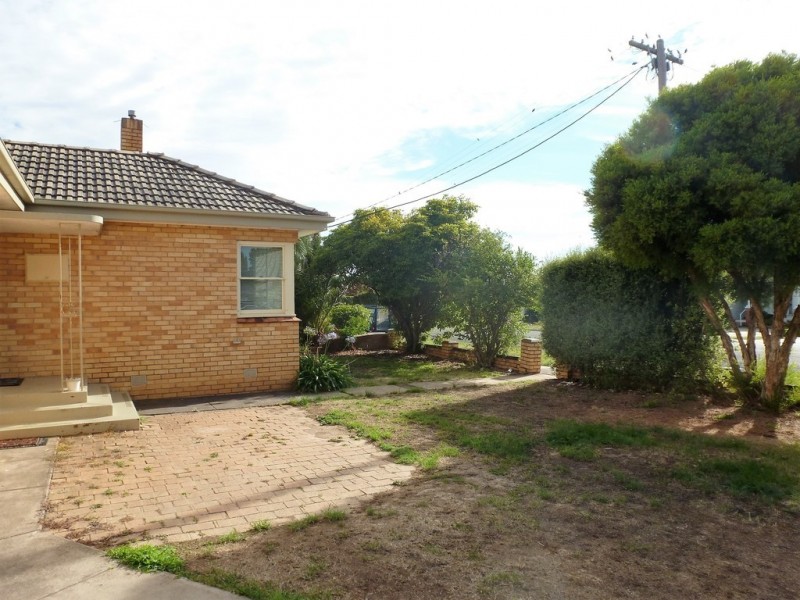 1 Queens Avenue, Ararat VIC 3377