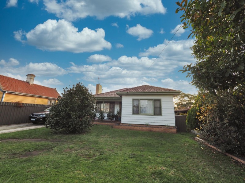 7 Queens Avenue, Ararat VIC 3377