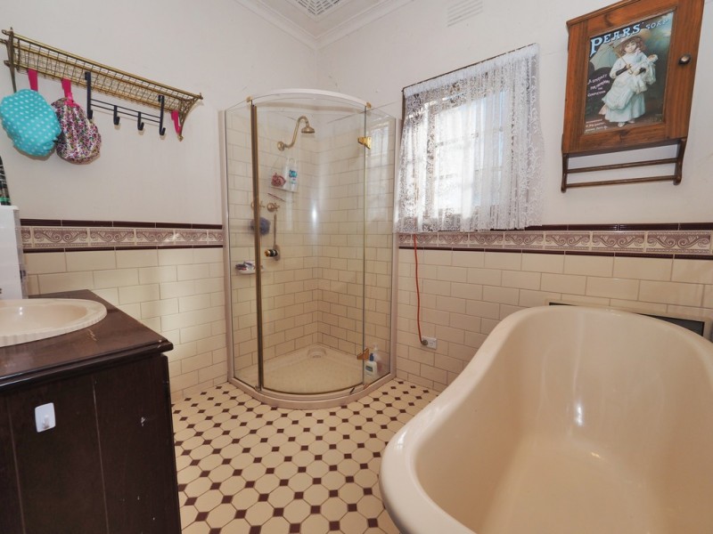 7 Queens Avenue, Ararat VIC 3377