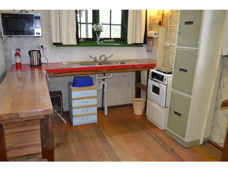 6814 Mortlake-Ararat Road, Rossbridge VIC 3377