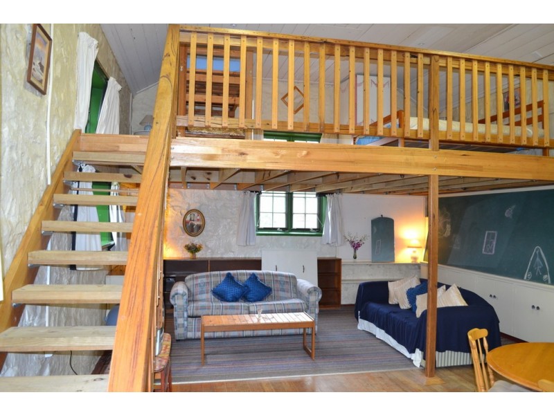 6814 Mortlake-Ararat Road, Rossbridge VIC 3377