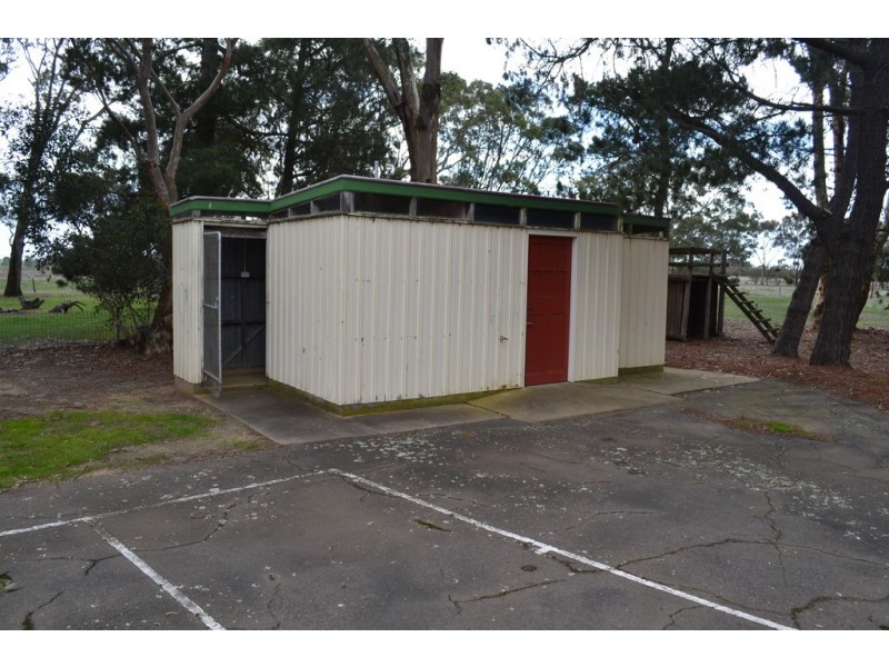 6814 Mortlake-Ararat Road, Rossbridge VIC 3377