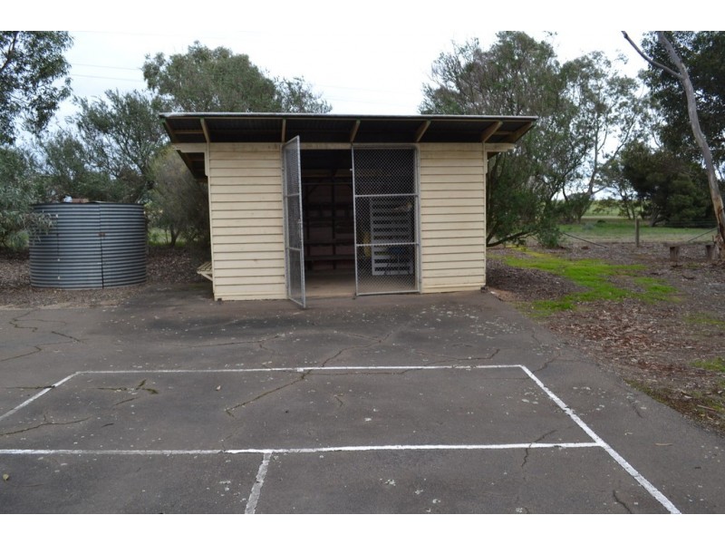 6814 Mortlake-Ararat Road, Rossbridge VIC 3377