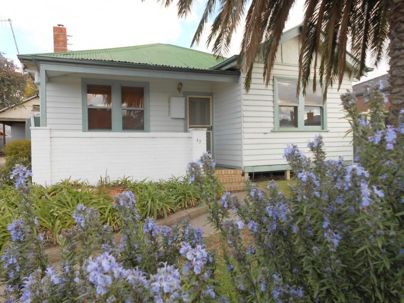 17 Henderson Street, Ararat VIC 3377