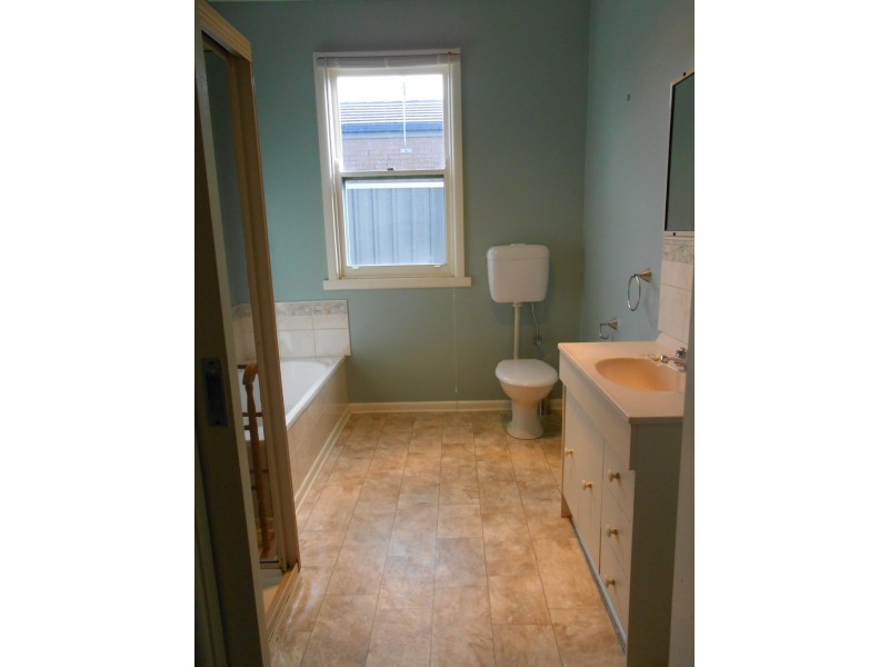 17 Henderson Street, Ararat VIC 3377