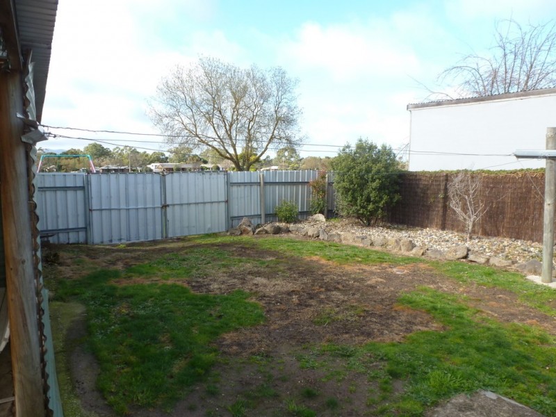 18 Marx Crescent, Ararat VIC 3377