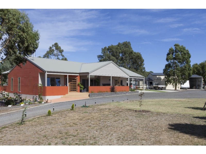 74 Tatyoon Road, Ararat VIC 3377