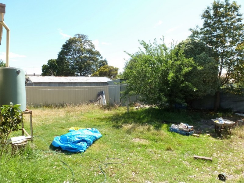17 Coad Street, Ararat VIC 3377