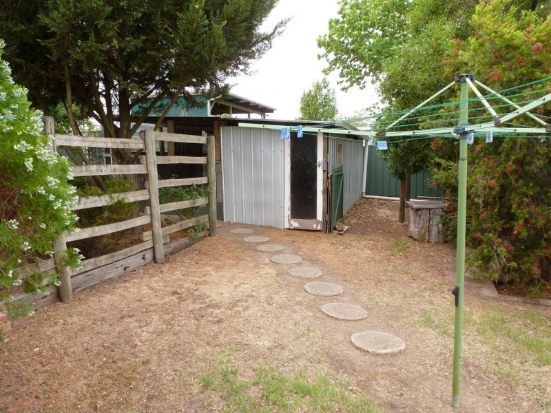 38 McGibbony Street, Ararat VIC 3377