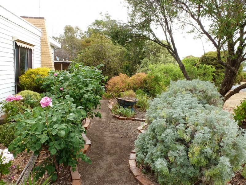 38 McGibbony Street, Ararat VIC 3377