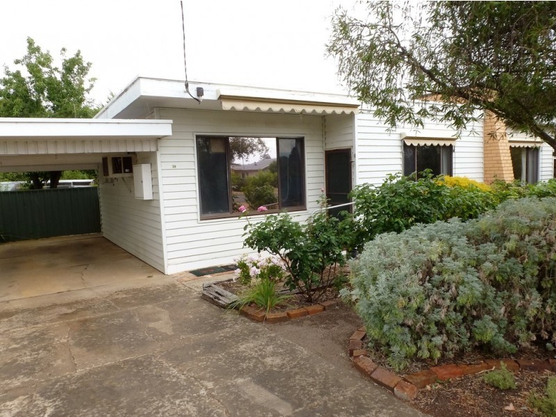 38 McGibbony Street, Ararat VIC 3377