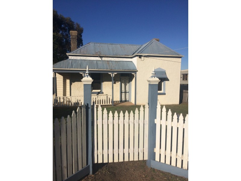 76 Queen Street, Ararat VIC 3377