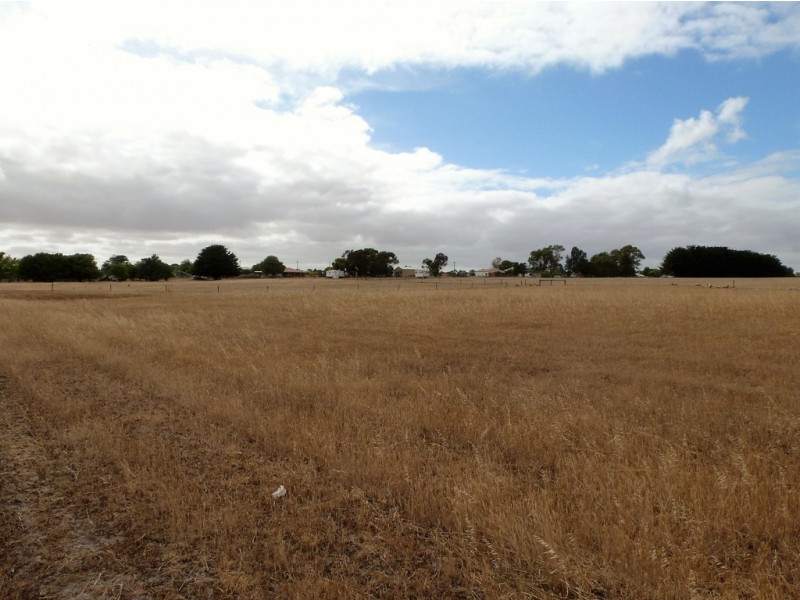 0 Corner Murray Road and Glenelg Highway, Lake Bolac VIC 3351