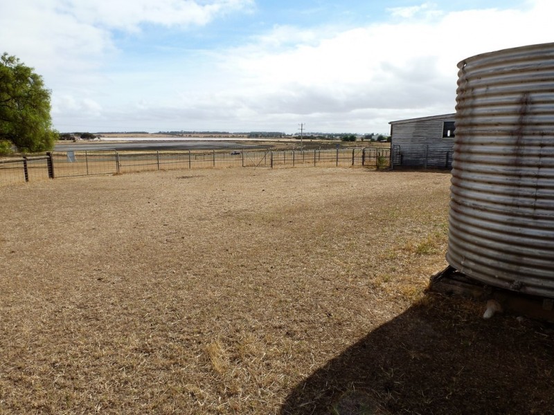 0 Corner Murray Road and Glenelg Highway, Lake Bolac VIC 3351